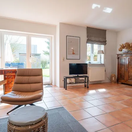 Holiday home Auszeit Wormshoeft